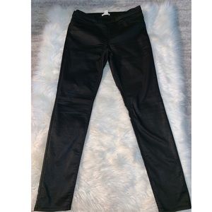 Women metallic black skinny jeggings.